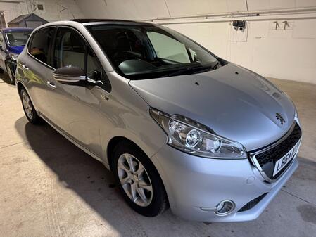 PEUGEOT 208 1.2 VTi Style