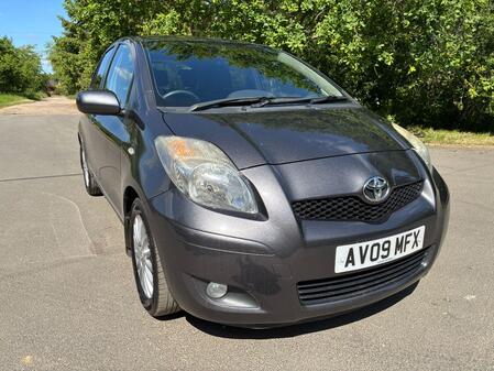 TOYOTA YARIS 1.3 Dual VVT-i SR